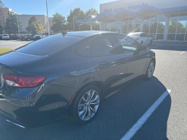 used 2016 Chrysler 200 car