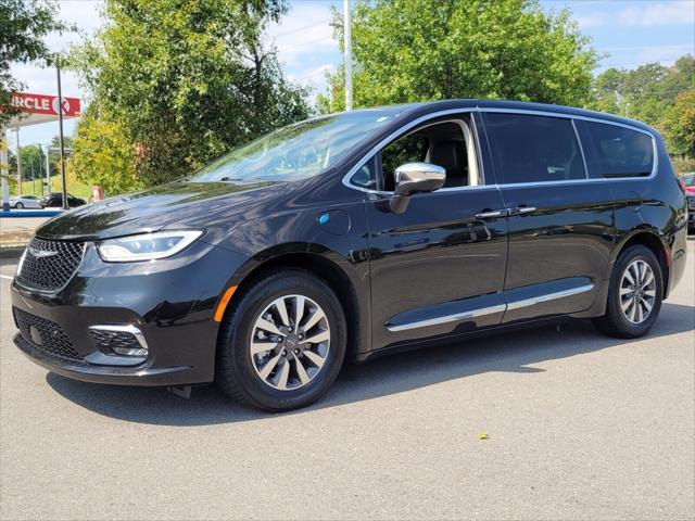 used 2022 Chrysler Pacifica Hybrid car, priced at $24,400