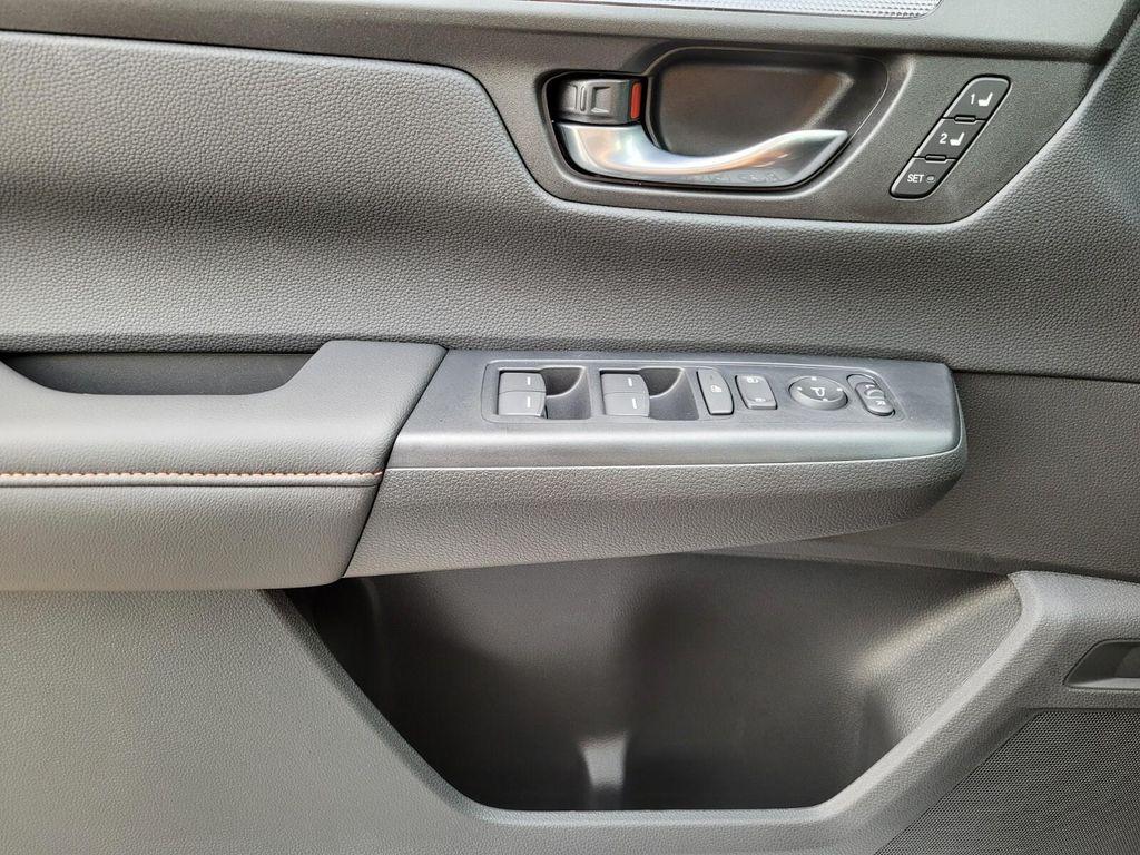 new 2026 Honda CR-V Hybrid car, priced at $39,684