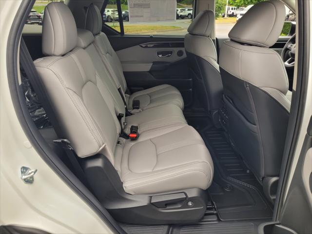 new 2025 Honda Pilot car, priced at $45,405