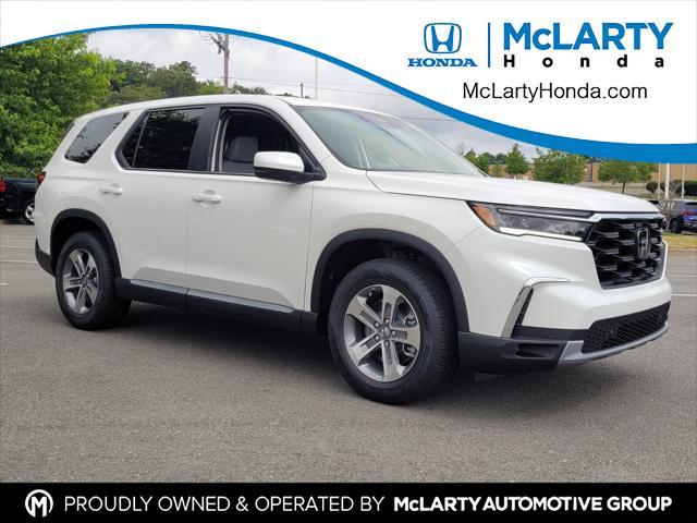 new 2025 Honda Pilot car, priced at $45,405