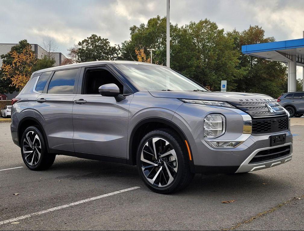 used 2023 Mitsubishi Outlander car, priced at $19,329