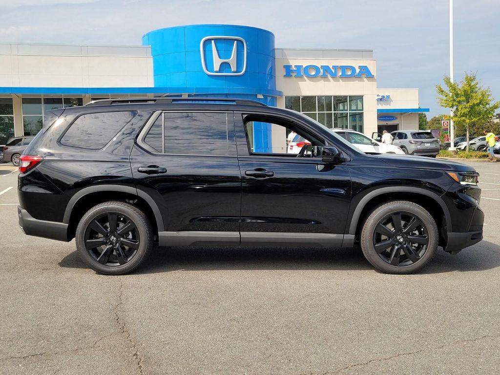 new 2025 Honda Pilot car, priced at $56,075