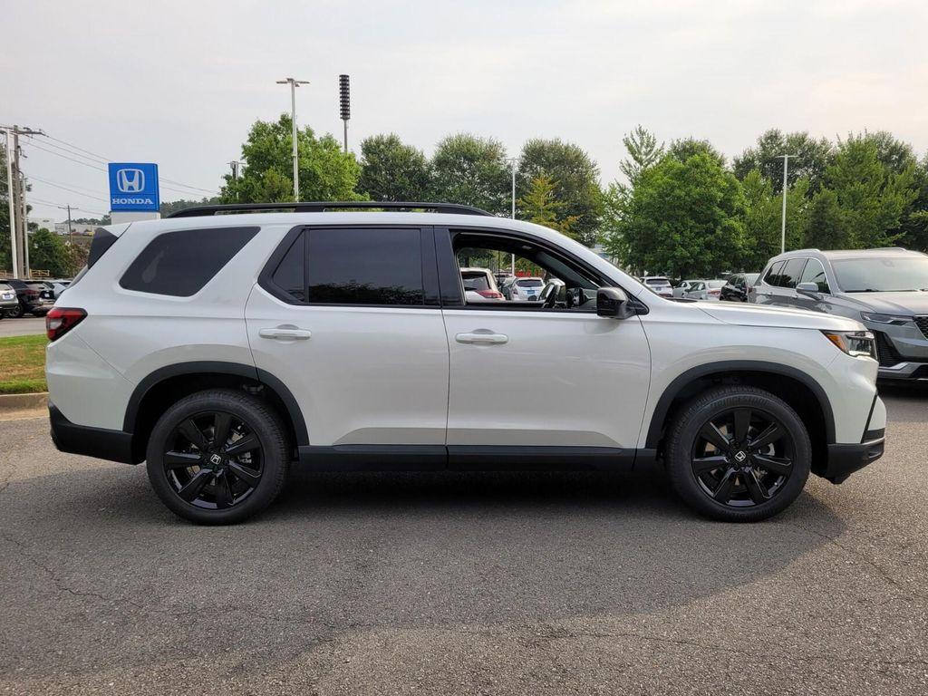 new 2025 Honda Pilot car, priced at $53,126