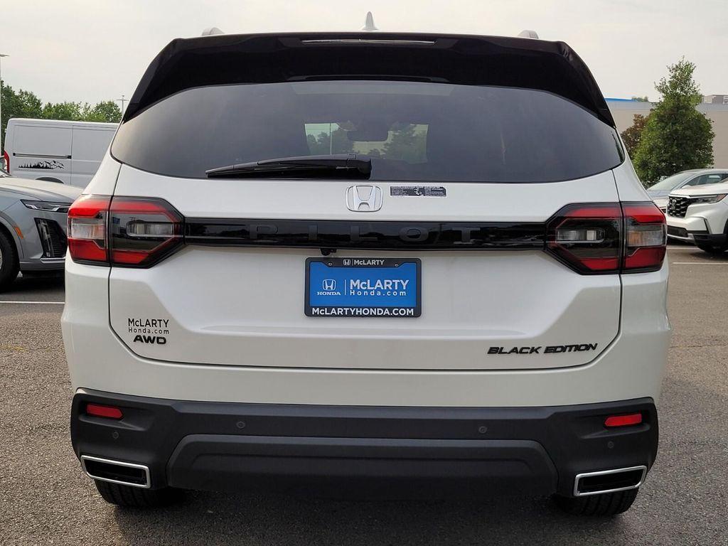 new 2025 Honda Pilot car, priced at $53,126