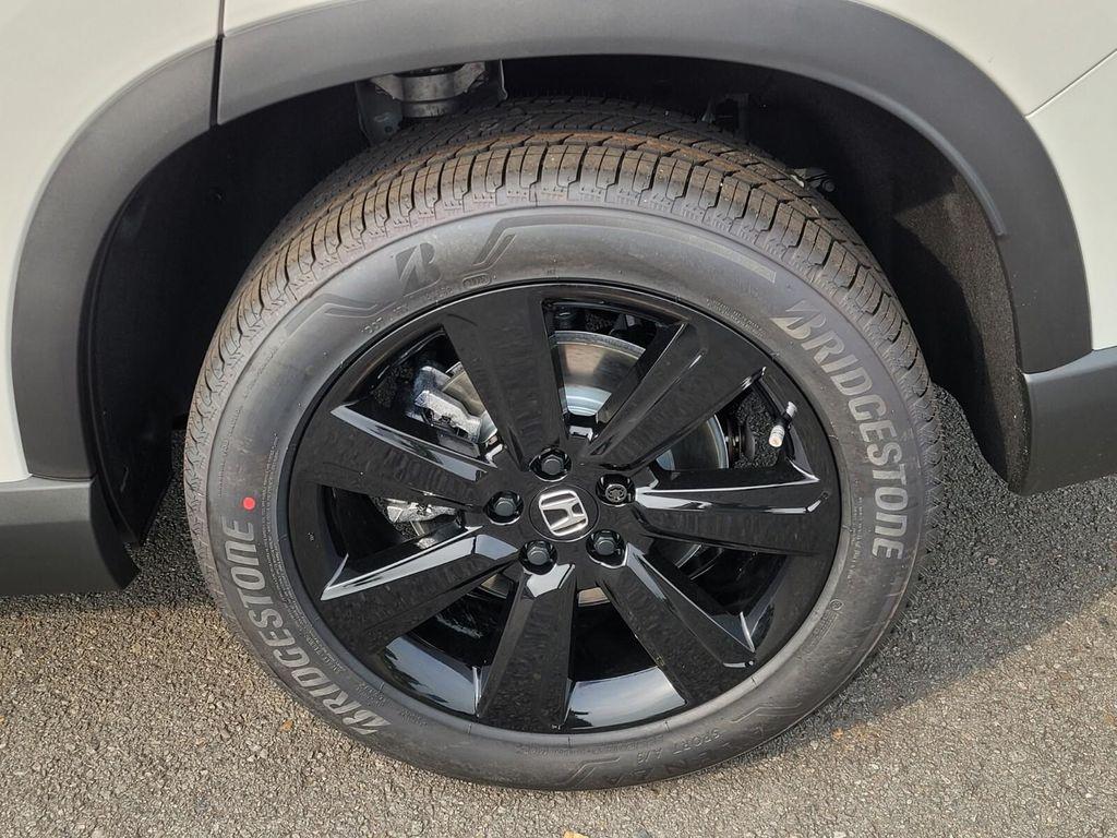new 2025 Honda Pilot car, priced at $53,126