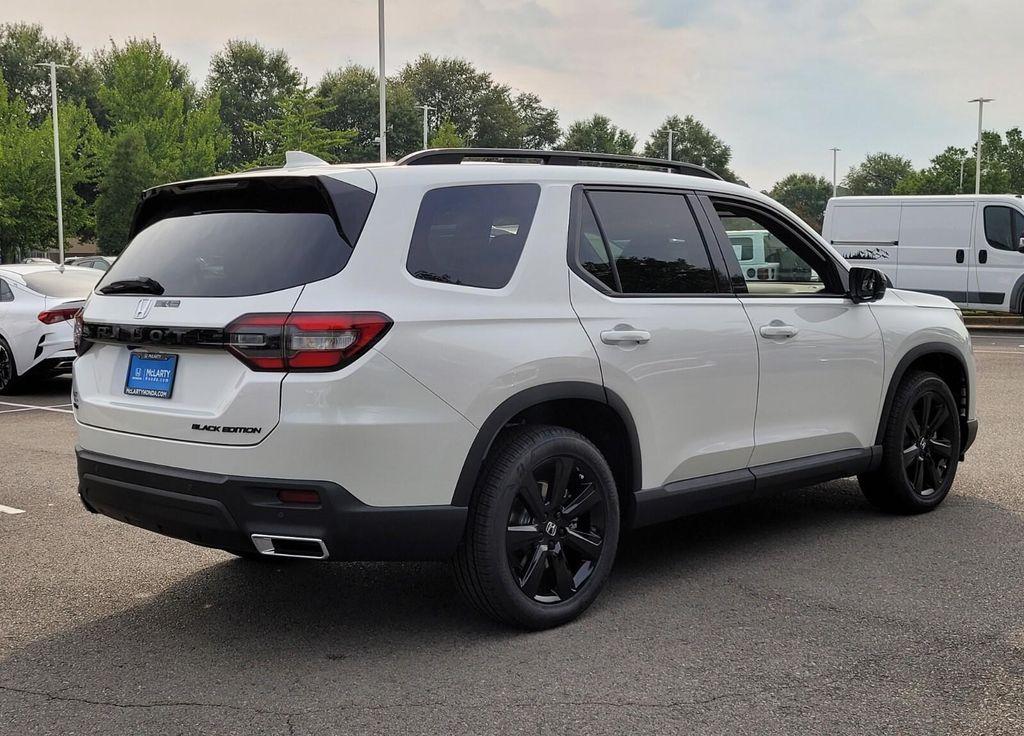 new 2025 Honda Pilot car, priced at $53,126