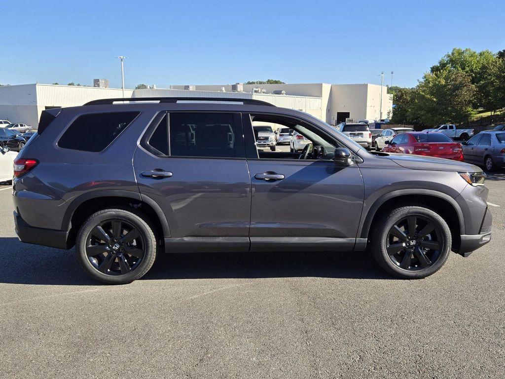 new 2025 Honda Pilot car, priced at $56,075