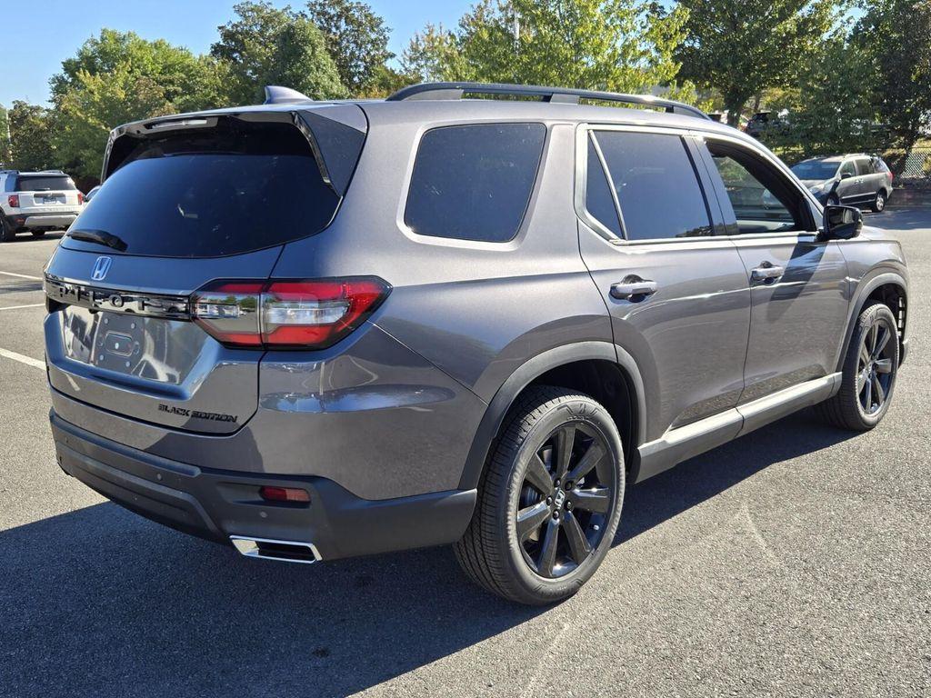 new 2025 Honda Pilot car, priced at $56,075