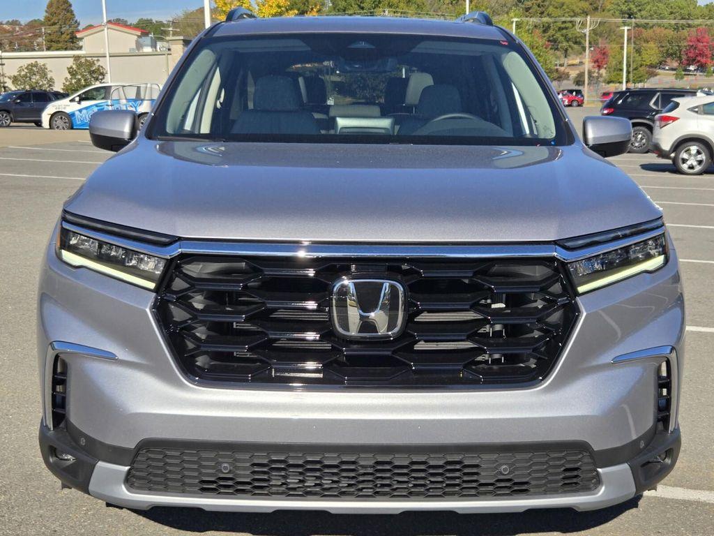 new 2025 Honda Pilot car, priced at $49,564