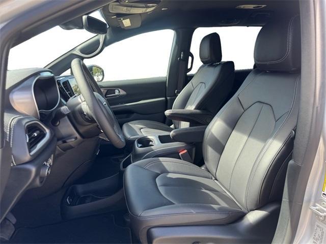 new 2026 Chrysler Pacifica car, priced at $39,981
