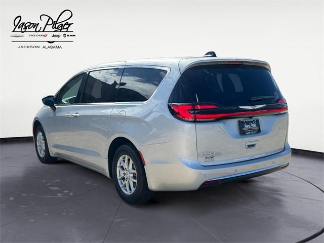 new 2026 Chrysler Pacifica car, priced at $39,981