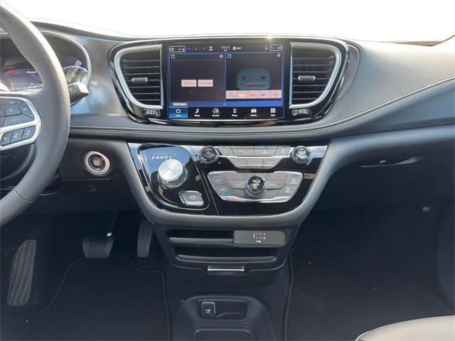 new 2026 Chrysler Pacifica car, priced at $39,981