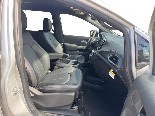 new 2026 Chrysler Pacifica car, priced at $39,981
