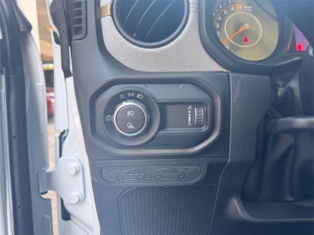 new 2025 Jeep Gladiator car, priced at $38,227