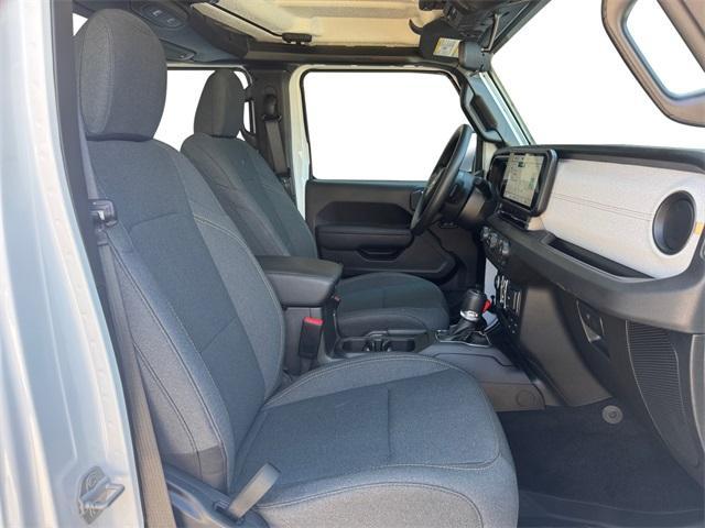 new 2025 Jeep Gladiator car, priced at $38,227