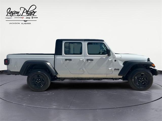 new 2025 Jeep Gladiator car, priced at $38,227
