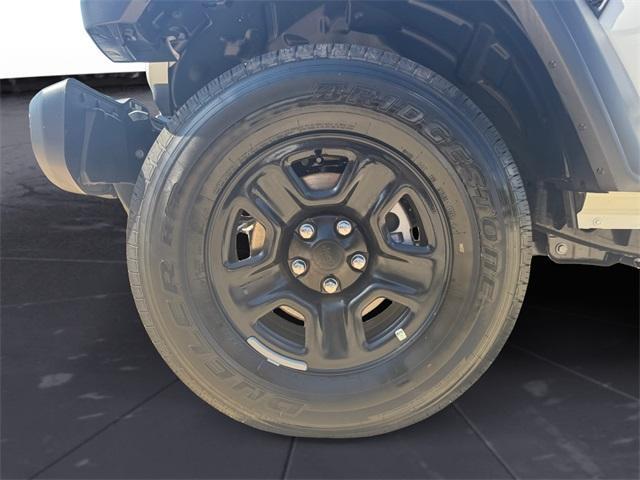 new 2025 Jeep Gladiator car, priced at $38,227