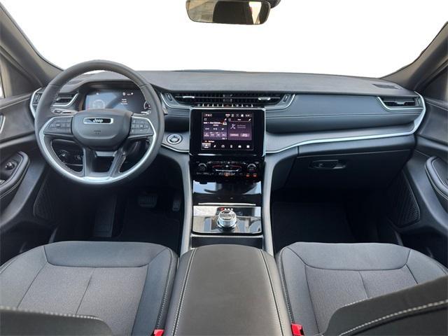 new 2025 Jeep Grand Cherokee car, priced at $35,260