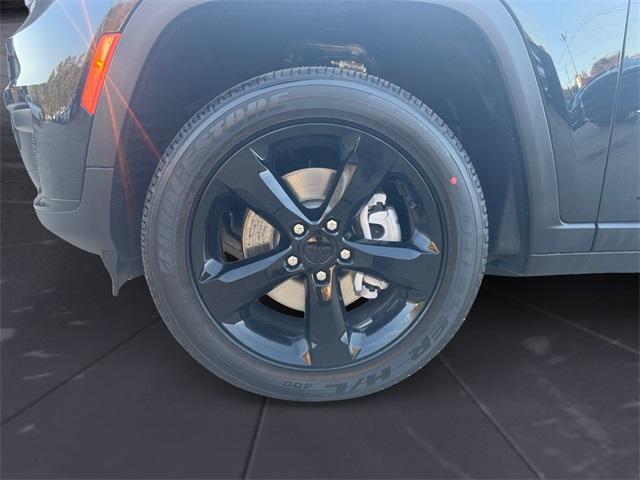 new 2025 Jeep Grand Cherokee L car, priced at $40,220