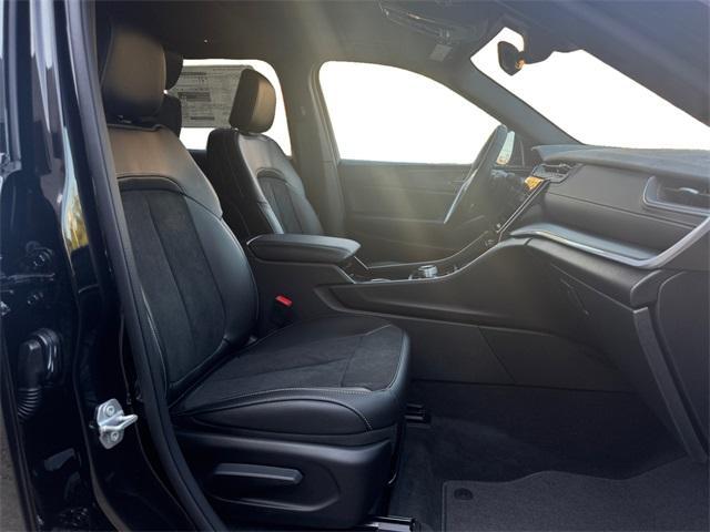 new 2025 Jeep Grand Cherokee L car, priced at $40,220