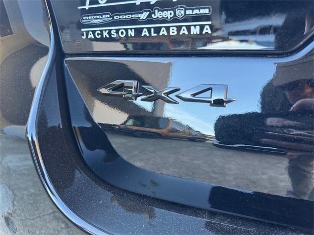 new 2025 Jeep Grand Cherokee car, priced at $48,574