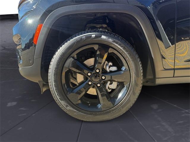 new 2025 Jeep Grand Cherokee car, priced at $48,574