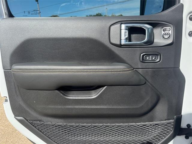 new 2025 Jeep Wrangler car, priced at $45,378