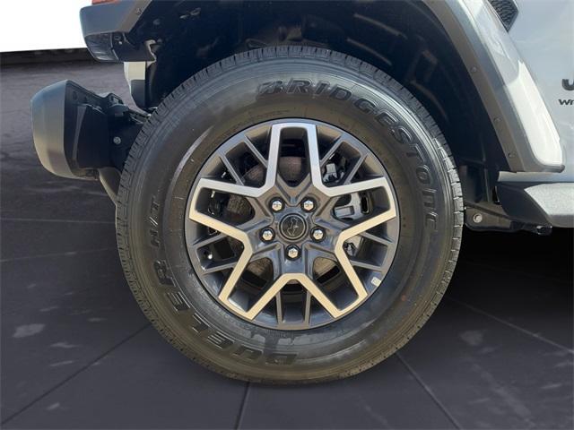 new 2025 Jeep Wrangler car, priced at $45,378
