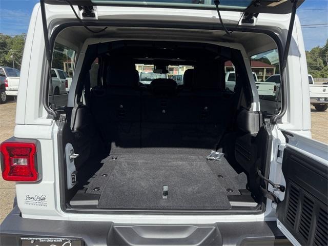 new 2025 Jeep Wrangler car, priced at $45,378