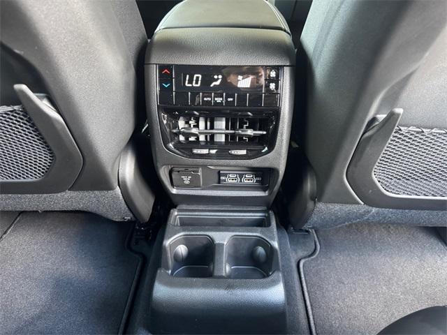 new 2025 Jeep Grand Cherokee L car, priced at $41,555