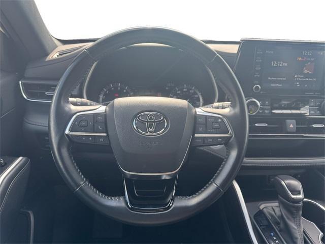used 2021 Toyota Highlander car, priced at $27,995