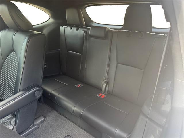 used 2021 Toyota Highlander car, priced at $27,995