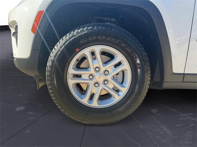 new 2025 Jeep Grand Cherokee car, priced at $34,242