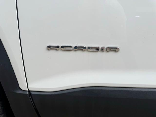 used 2023 GMC Acadia car, priced at $27,900