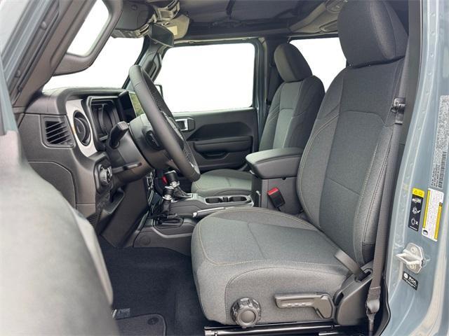 new 2025 Jeep Gladiator car, priced at $39,210