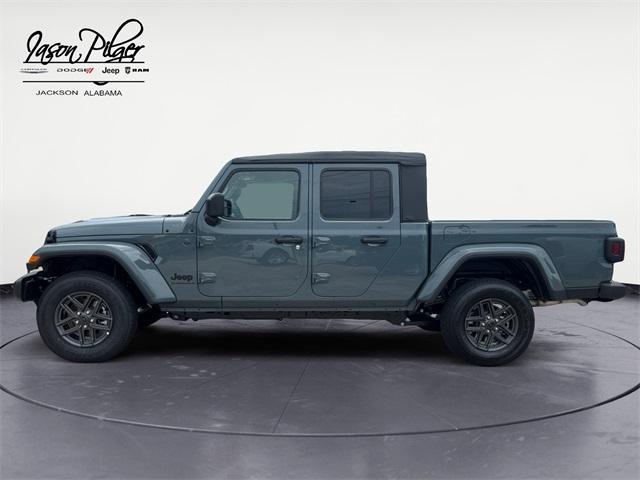 new 2025 Jeep Gladiator car, priced at $39,210