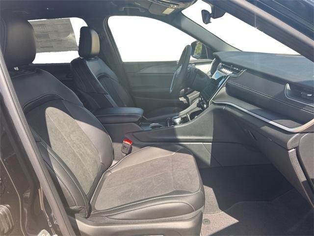 new 2025 Jeep Grand Cherokee L car, priced at $39,685