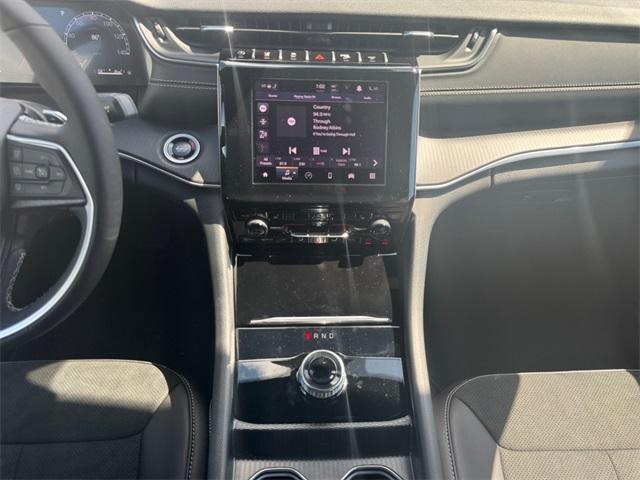 new 2025 Jeep Grand Cherokee L car, priced at $39,685