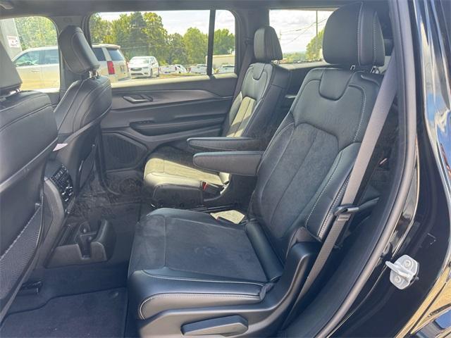 new 2025 Jeep Grand Cherokee L car, priced at $39,685