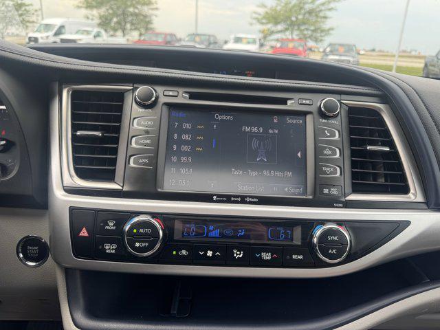 used 2019 Toyota Highlander car, priced at $14,900