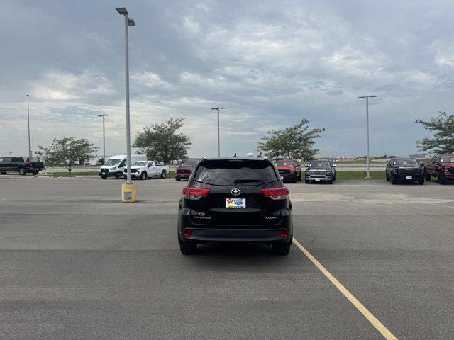 used 2019 Toyota Highlander car, priced at $14,900