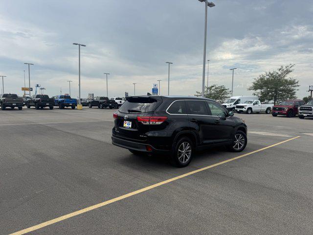 used 2019 Toyota Highlander car, priced at $14,900