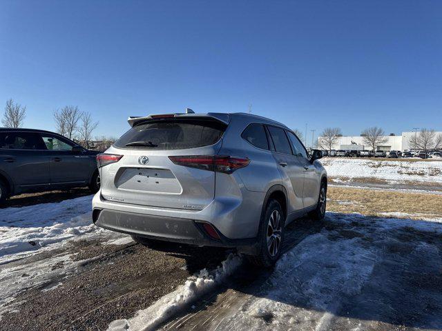 used 2024 Toyota Highlander car, priced at $42,999