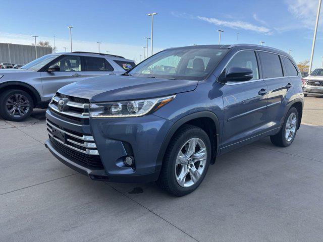 used 2018 Toyota Highlander car, priced at $27,999