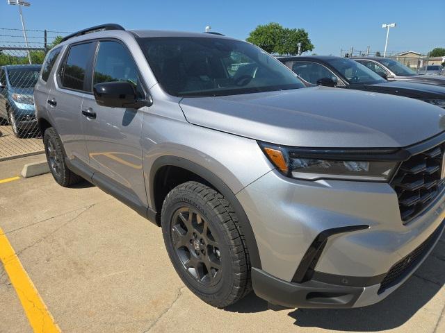 new 2025 Honda Pilot car, priced at $49,850