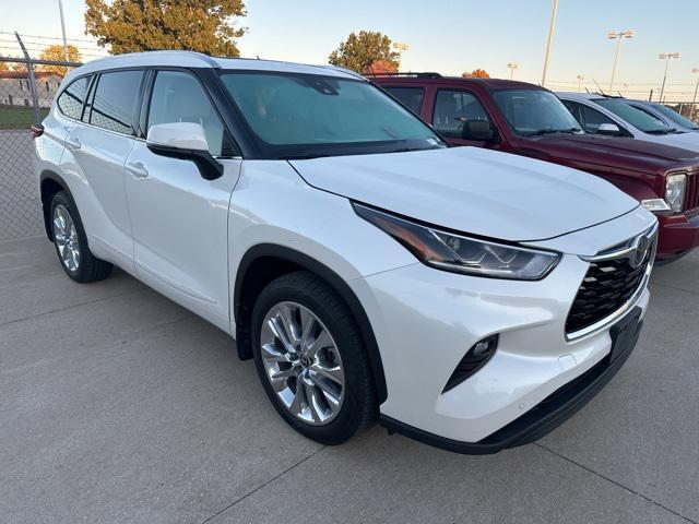 used 2020 Toyota Highlander car, priced at $34,600