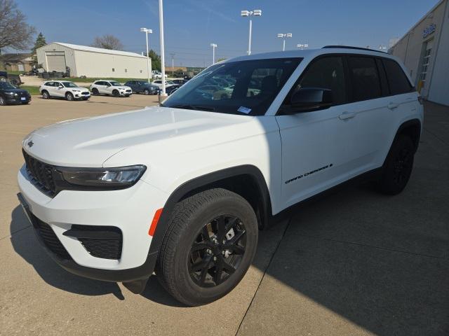 used 2024 Jeep Grand Cherokee car, priced at $35,500