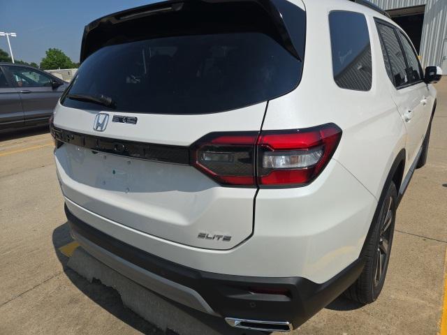 new 2025 Honda Pilot car, priced at $53,985