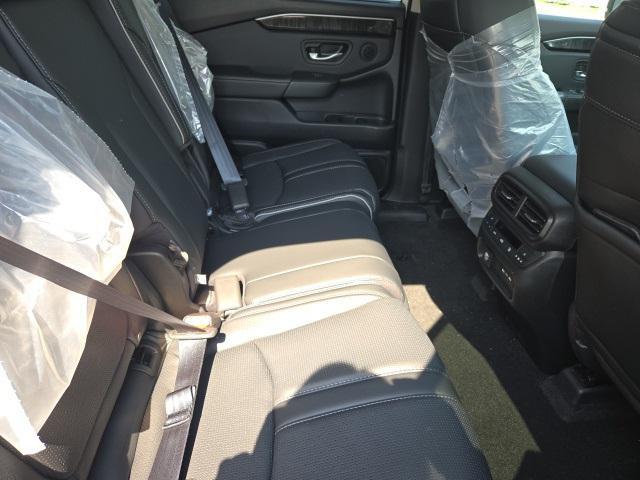 new 2025 Honda Pilot car, priced at $53,985